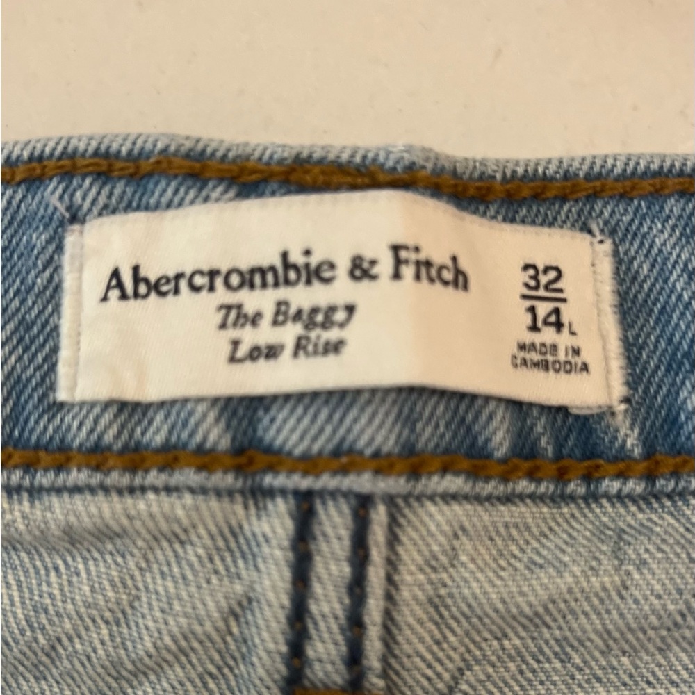 Abercrombie and Fitch, low rise baggy jean, size 32 long - Picture 2 of 4